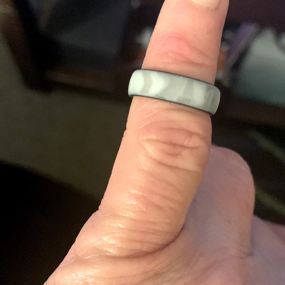 NWOT ThunderFit Silicone Ring for Woman Size 4